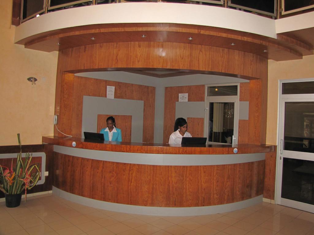 Afrique Hotel Douala Airport Exteriör bild