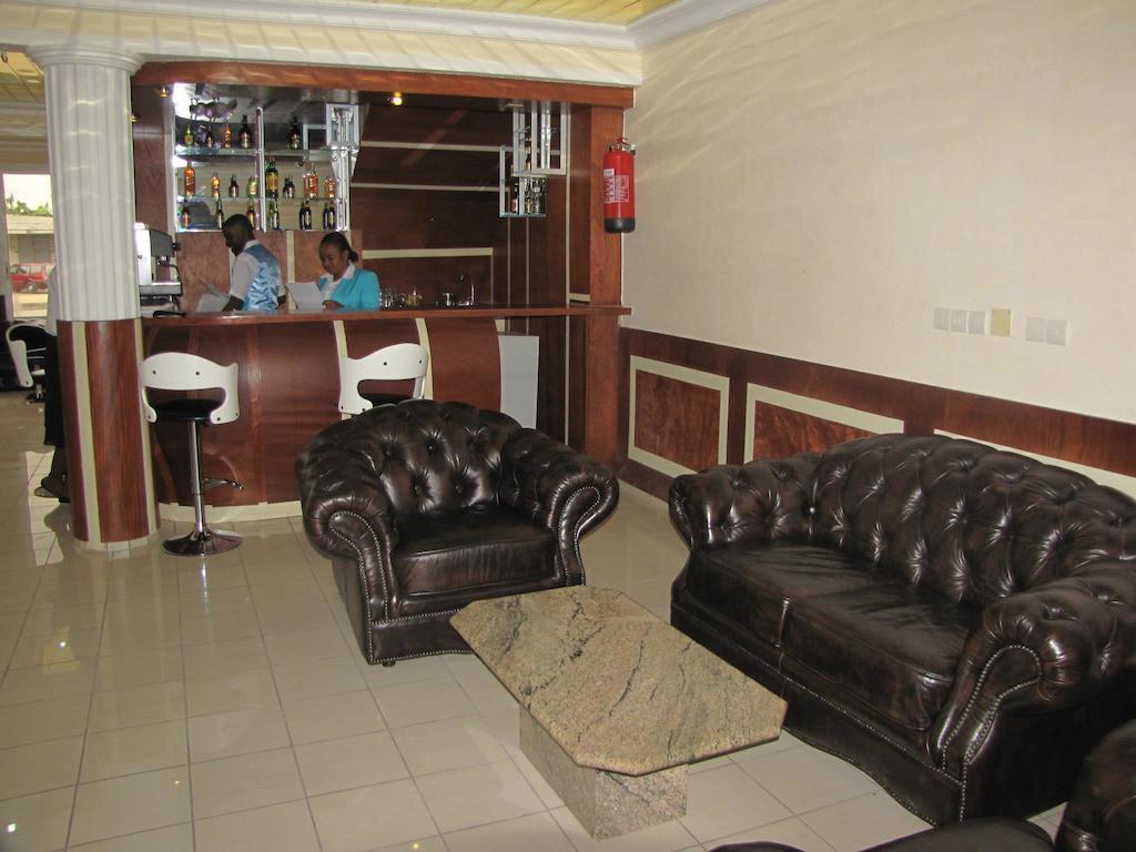 Afrique Hotel Douala Airport Exteriör bild