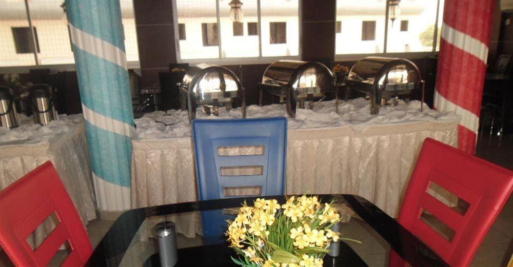 Afrique Hotel Douala Airport Exteriör bild