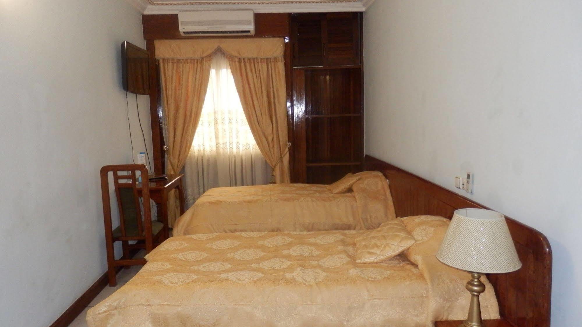 Afrique Hotel Douala Airport Exteriör bild