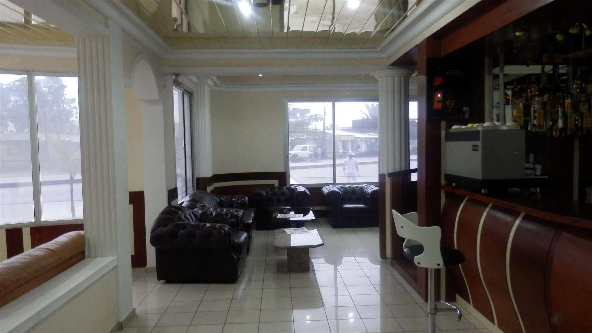 Afrique Hotel Douala Airport Exteriör bild
