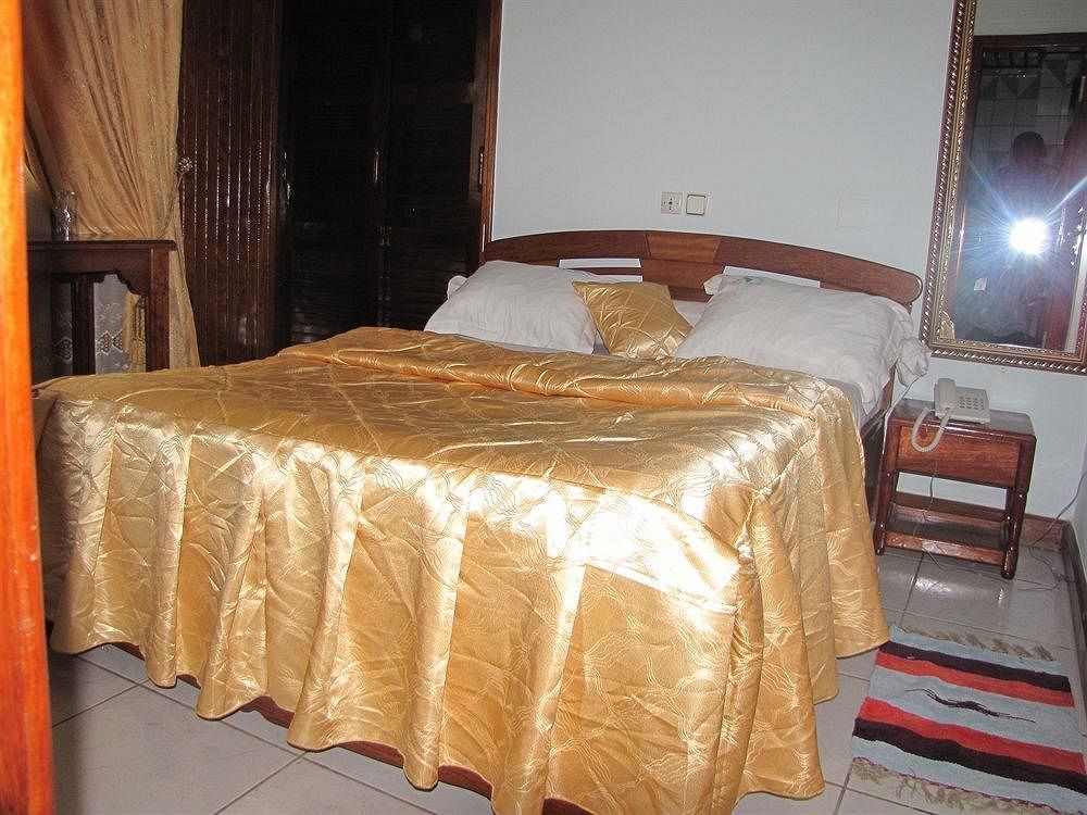 Afrique Hotel Douala Airport Exteriör bild