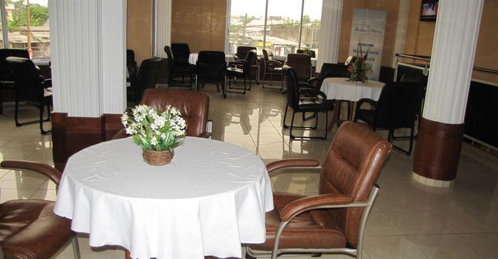 Afrique Hotel Douala Airport Exteriör bild